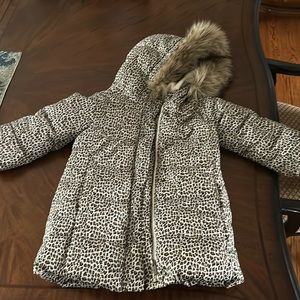 GAP - size 4 girls - ultra max WARMEST winter coat. Leopard print with fur hood